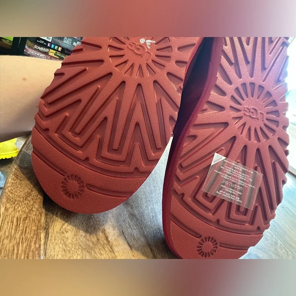 NEW no box Red Suede UGG Neumal Chukka Boots (unisex) - Picture 6 of 9